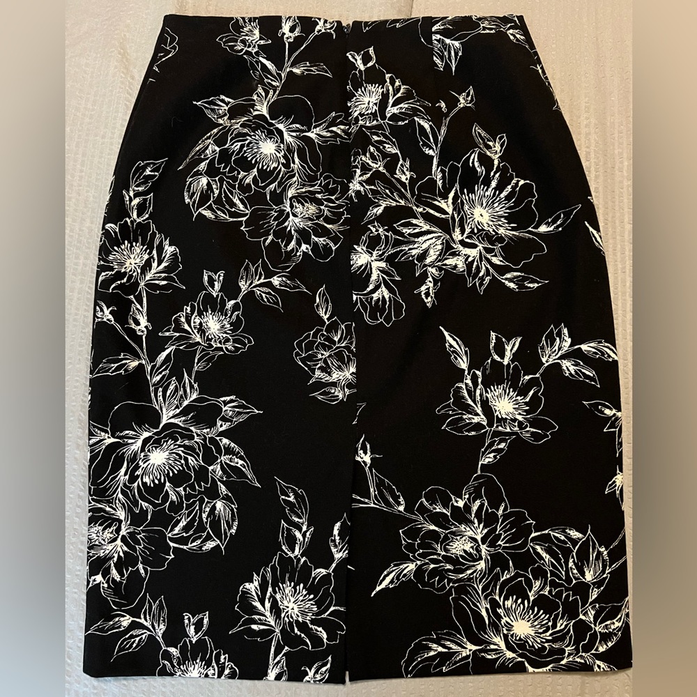 PENCIL SKIRT